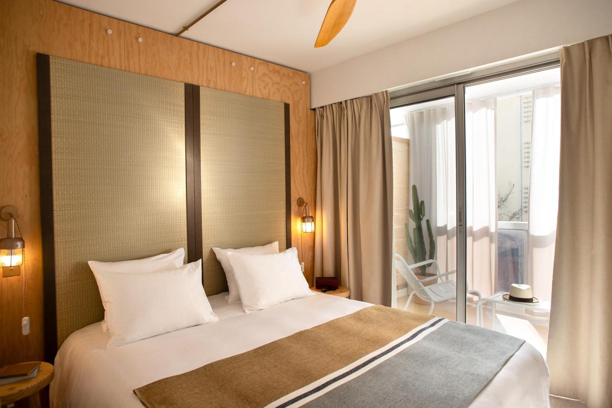 Mob Hotel كان المظهر الخارجي الصورة